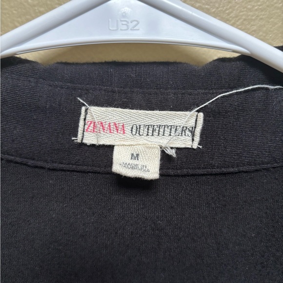 Women’s black button down - Picture 3 of 3